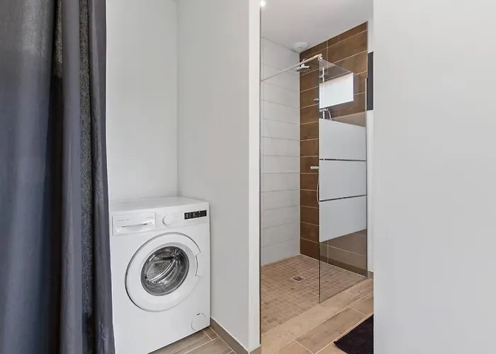 Sun - 600m - Clim - 6 Pers - Cap D'agde * Agde